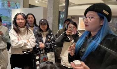 东田造型广州校联合华洲街道时代方洲园区开展 “激发她力量，塑造女性美”三八女性美妆讲